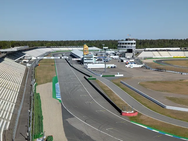 Vom Zuschauer zum Beifahrer - Insidertour und Renntaxi am Hockenheimring
