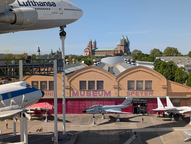Vom Kaiserdom zum Space Shuttle - Das Technik Museum Speyer