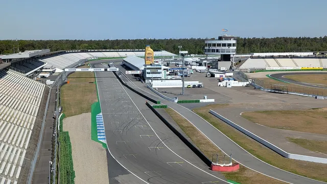 Vom Zuschauer zum Beifahrer - Insidertour und Renntaxi am Hockenheimring