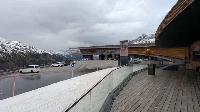 TOP Mountain Crosspoint - Wenn 580 Motorräder auf 2.175 Metern warten